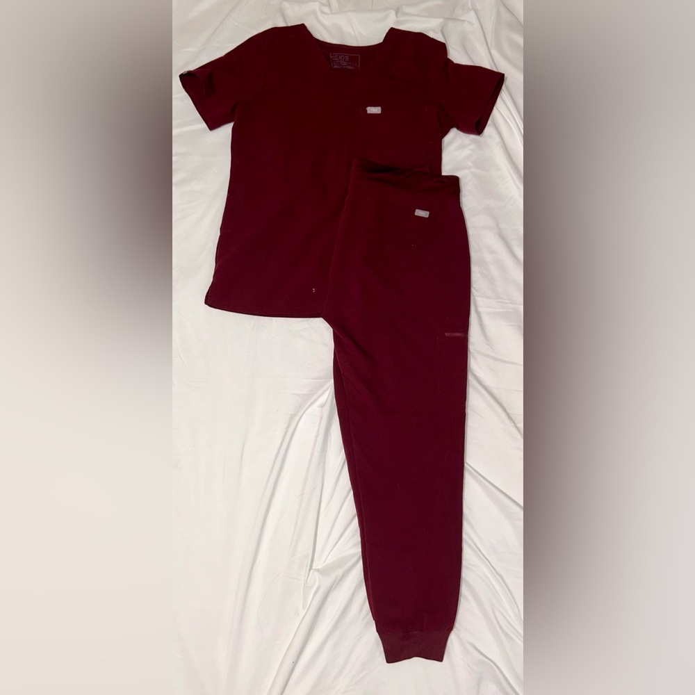 FIGS Burgundy Scrub Set- Joggers with Gray Drawstring